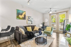 Charming 1BR Oasis KingBed FreeParking Wi-Fi